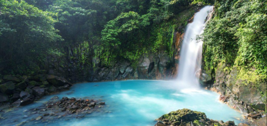 Private customized tours to waterfalls and natural attractions in Costa Rica