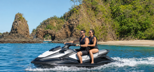 Travelers enjoying a jet ski tour in Culebra Bay, Guanacaste